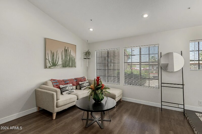 Building Photo - 8625 E Belleview Pl