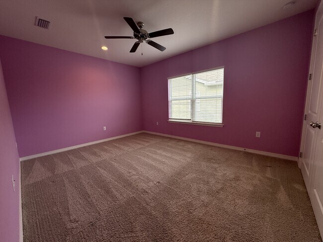 Building Photo - 105 Creve Core Dr