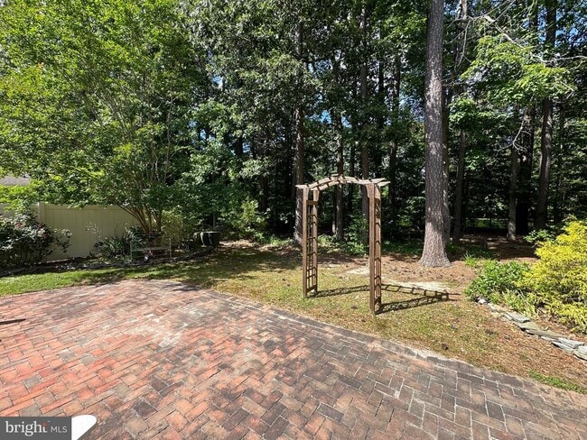 Building Photo - 28405 Pinehurst Cir
