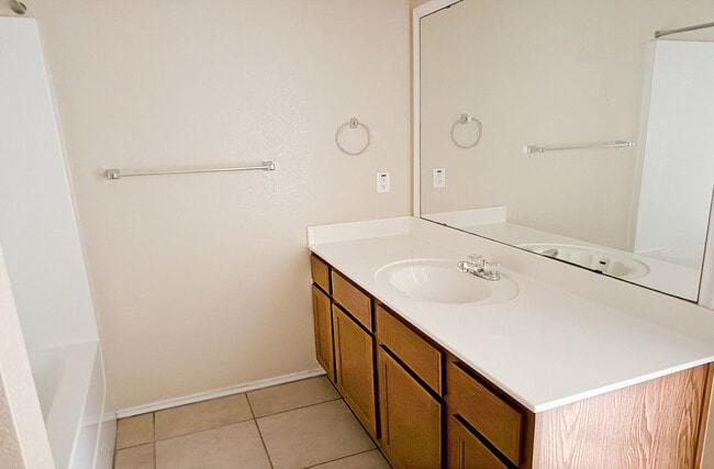 Building Photo - 3906 Jack Barnes Ave