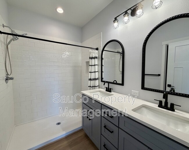 Building Photo - 254 N 1st St