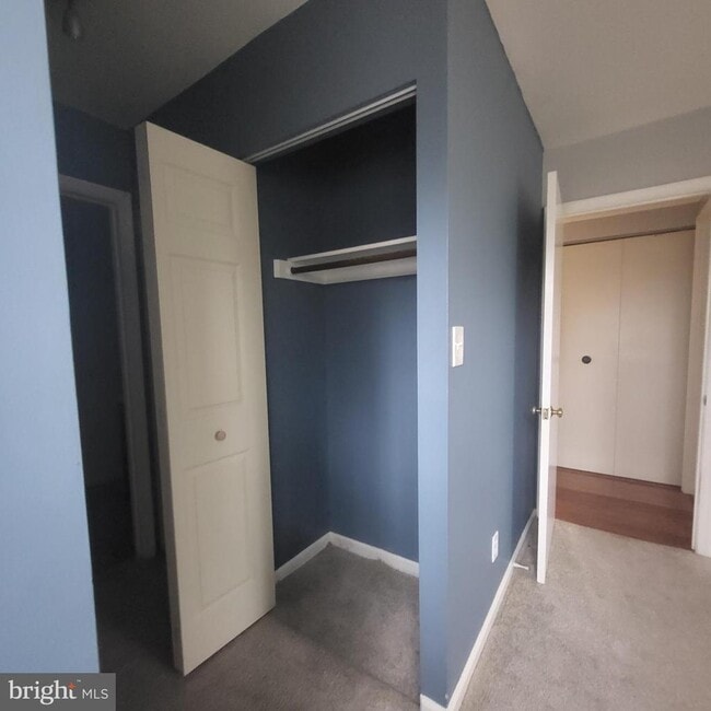 Building Photo - 5800 Cove Landing Rd