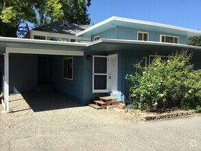 Building Photo - Jefferson St Duplex