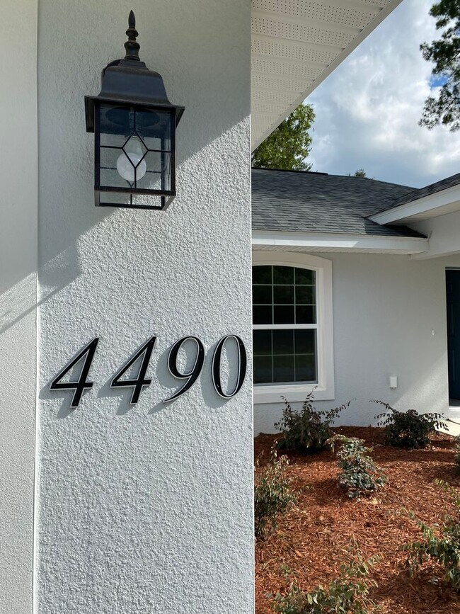 Building Photo - 4490 SW 150th Pl