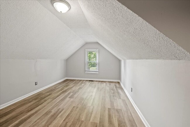 Building Photo - 2113 Pamela Dr