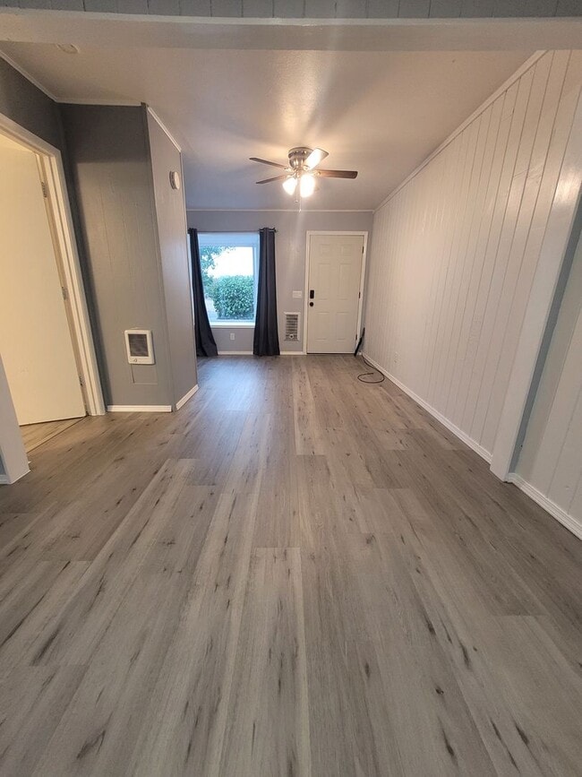 Building Photo - 34825 Seavey Loop Rd