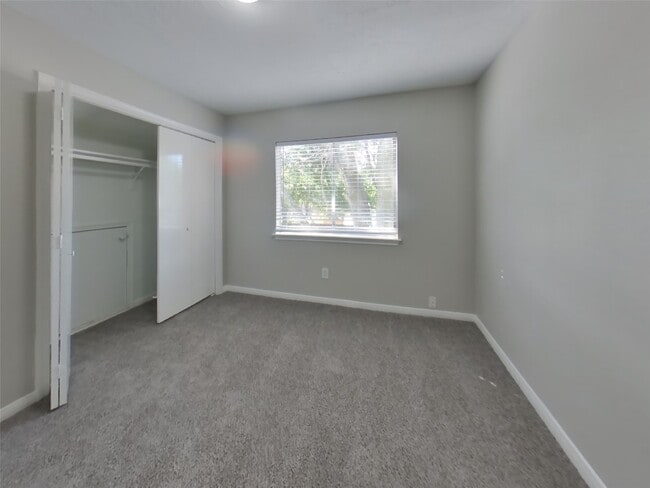 Building Photo - 7114 River Garden Dr