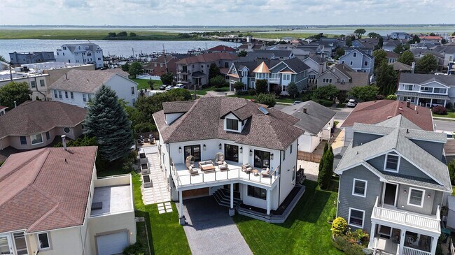 Building Photo - 31 Seaside Ct