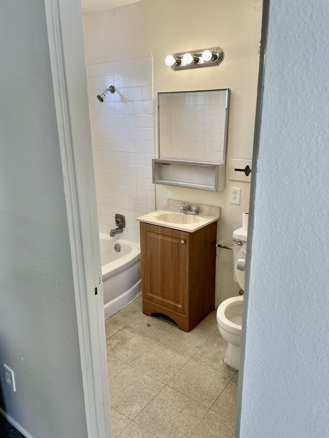 Building Photo - Studio Apartment on Las Vegas Strip - Close to all of the Excitement & More!!