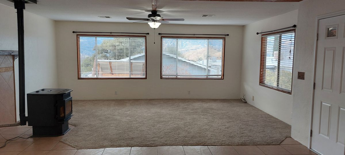 Building Photo - 2324 Bodfish Canyon Rd