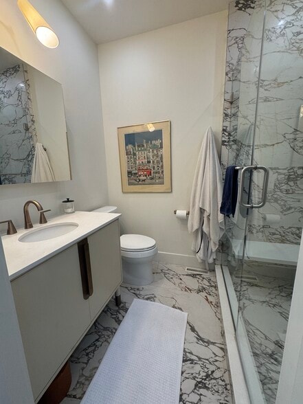 En-Suite Master Bath - 637 Spruce St