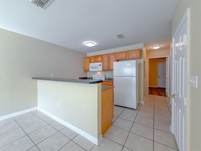 Building Photo - 1558 Devoe St