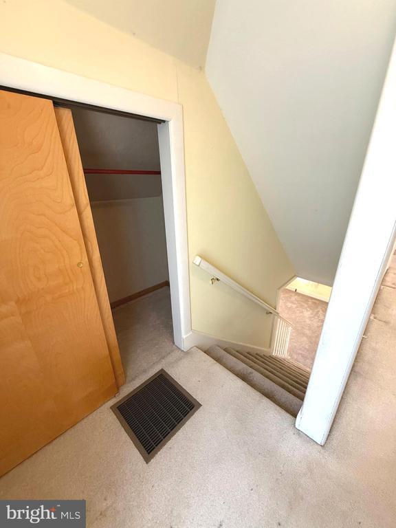 Building Photo - 4324 Valley Rd