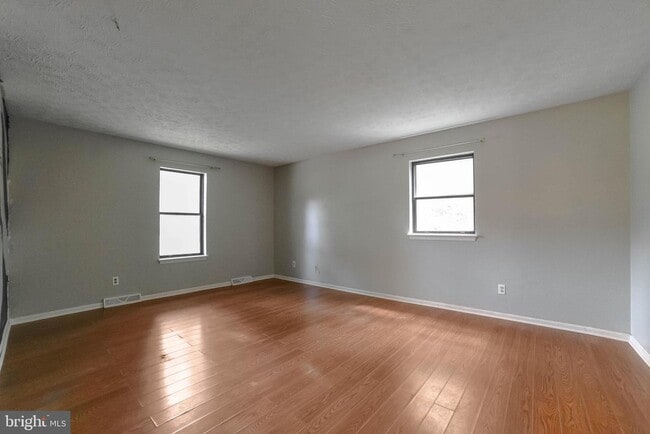 Building Photo - 45381 Abell Dr