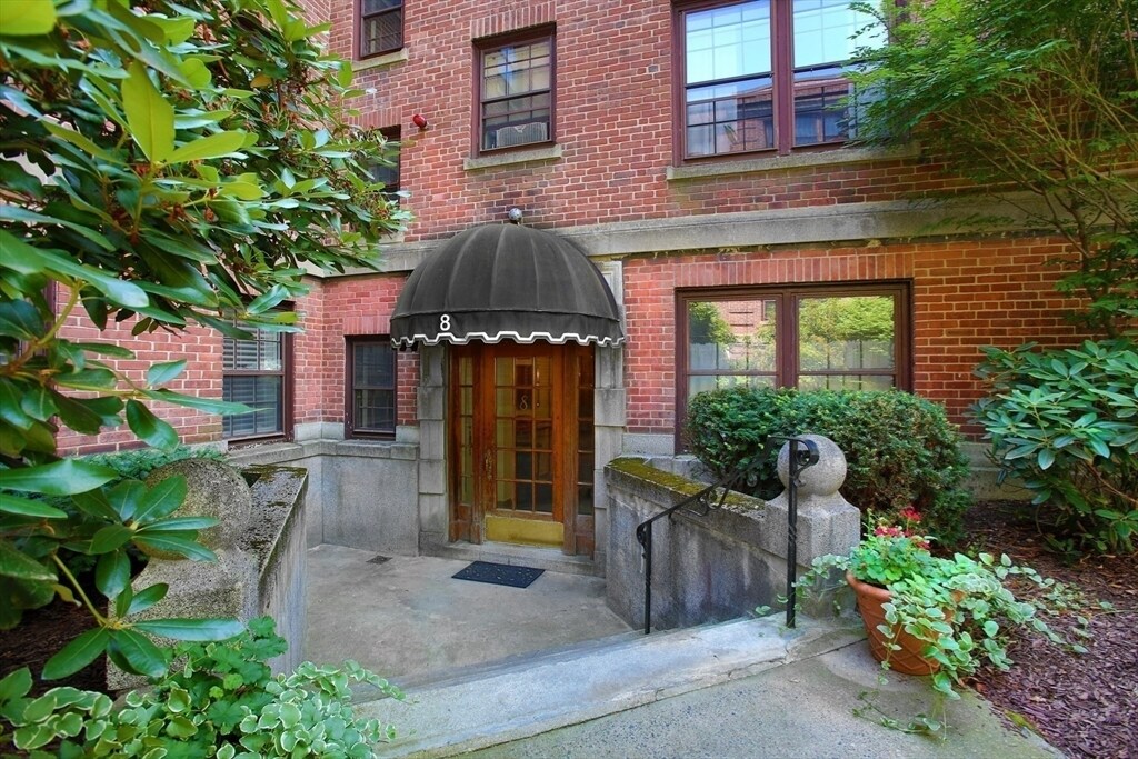 Building Photo - 9 Kilsyth Ter