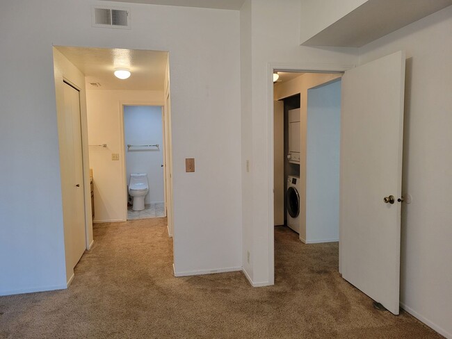 Building Photo - Ridgecrest 2 Bedroom Condo With Gated Swim...