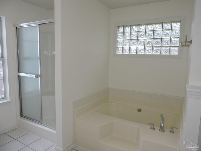 Building Photo - 6340 Summer Lakes Ln