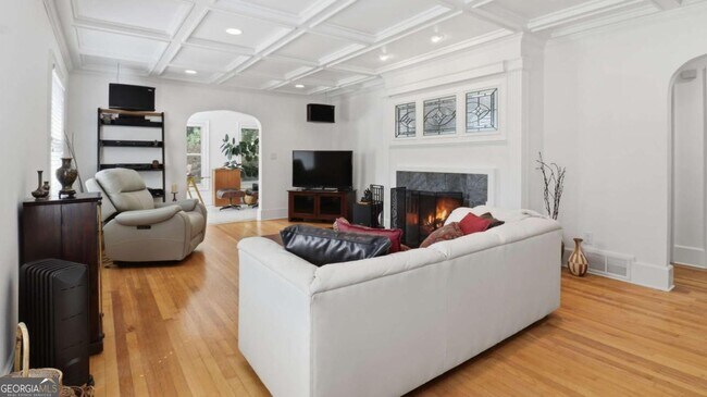 Building Photo - 857 Chattahoochee Dr