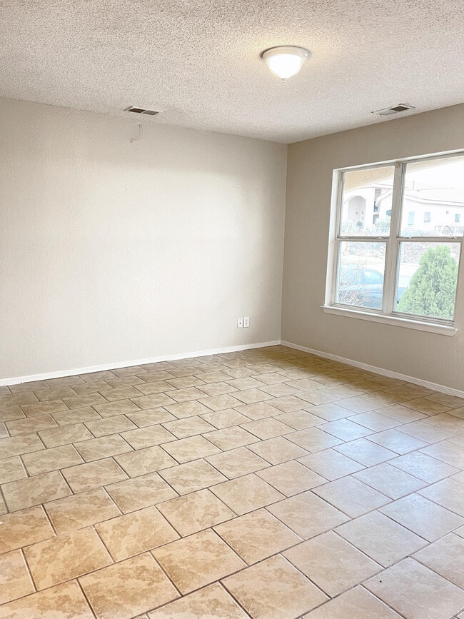 Building Photo - 4016 Moonlight Ave