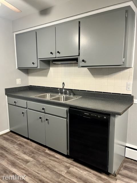 Building Photo - 2 br, 1 bath Condo - 16944 E 11 Mile Rd Ap...