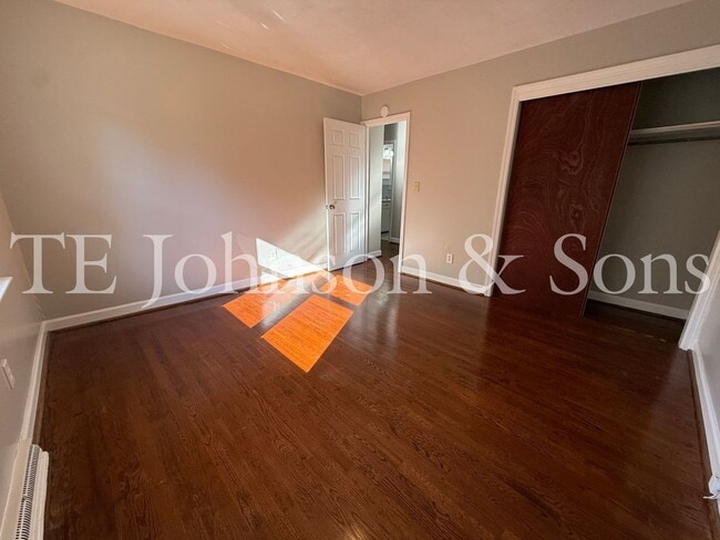 Building Photo - Cozy Single-Story Duplex Living on Raeford Ave