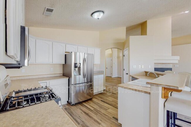 Building Photo - 5551 Rabadi Castle Ave NW