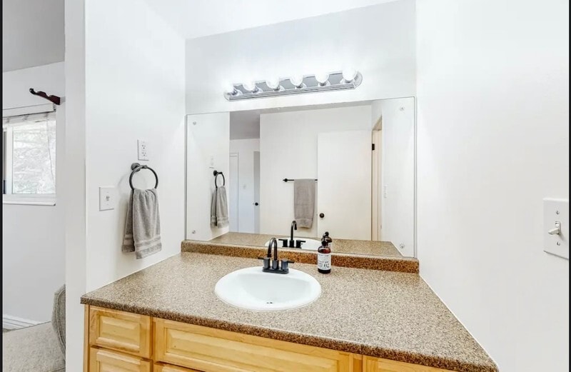 Building Photo - 9410 Quail Hollow Dr