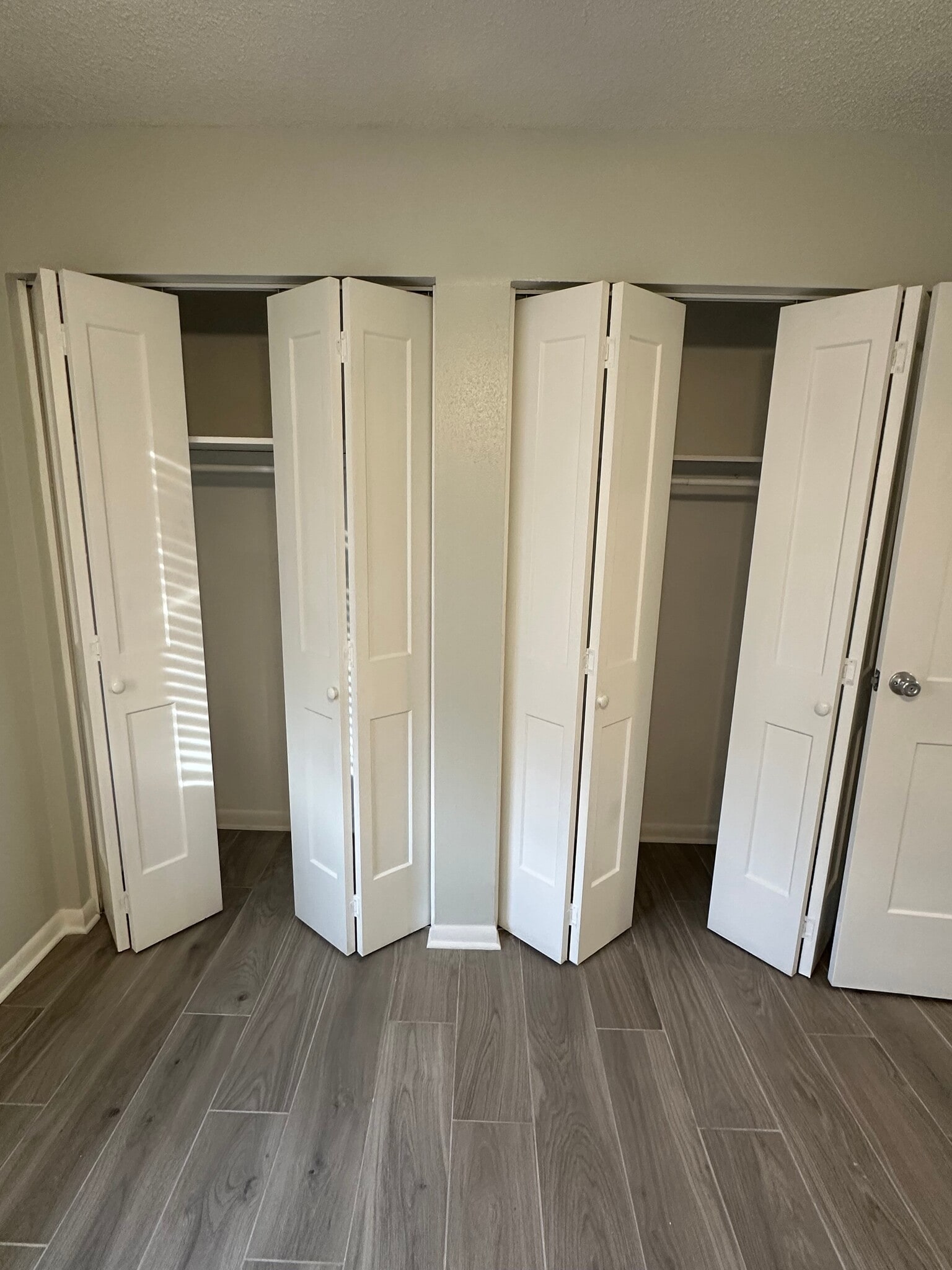Building Photo - 1 Bed/1 Bath - Unit 230