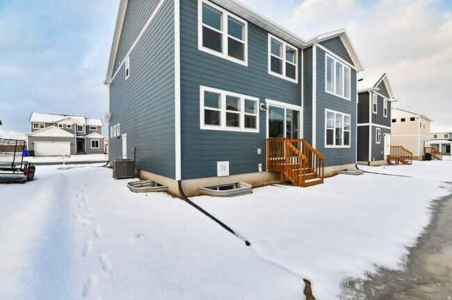 Building Photo - 4366 E Willow Oak Way
