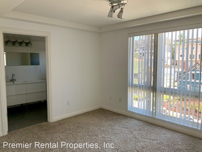 Building Photo - 2234 Brant St