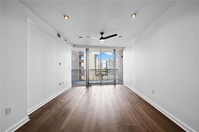 Building Photo - 3338 Peachtree Rd NE