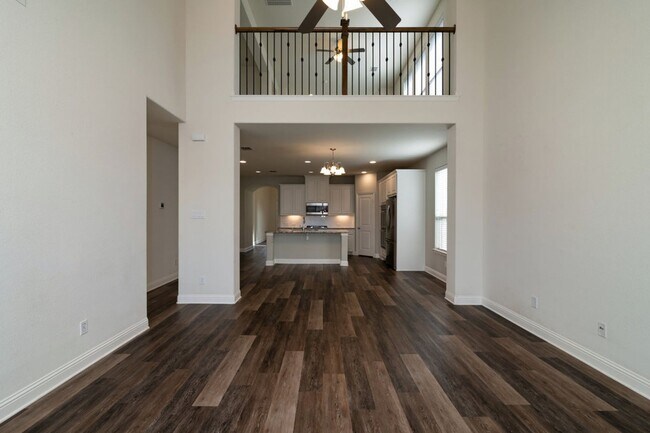 Building Photo - Spectacular and spacious home in Parkside!!