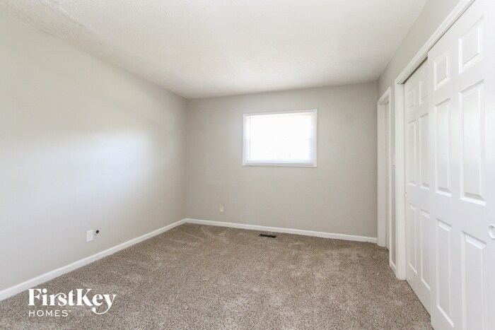 Building Photo - 4639 Thornleigh Dr