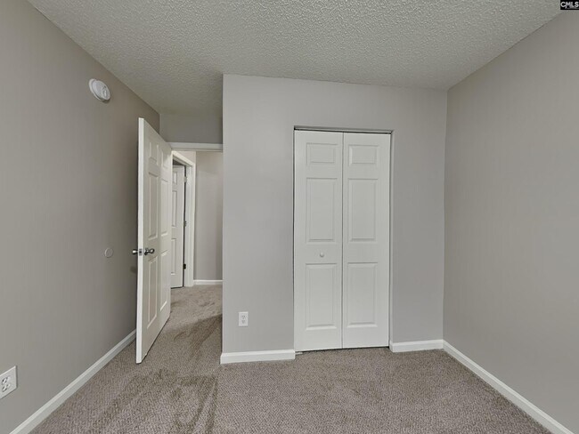 Building Photo - 149 Fox Grove Cir