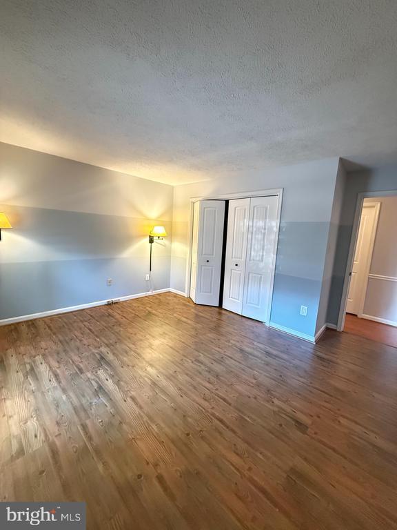 Building Photo - 10002 Oakton Terrace Rd