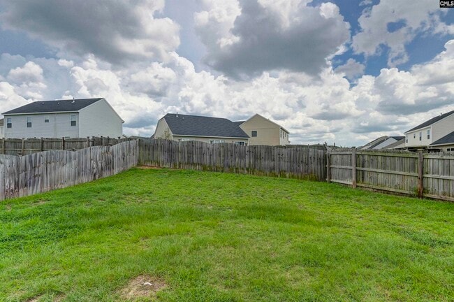 Building Photo - 357 Finch Ln