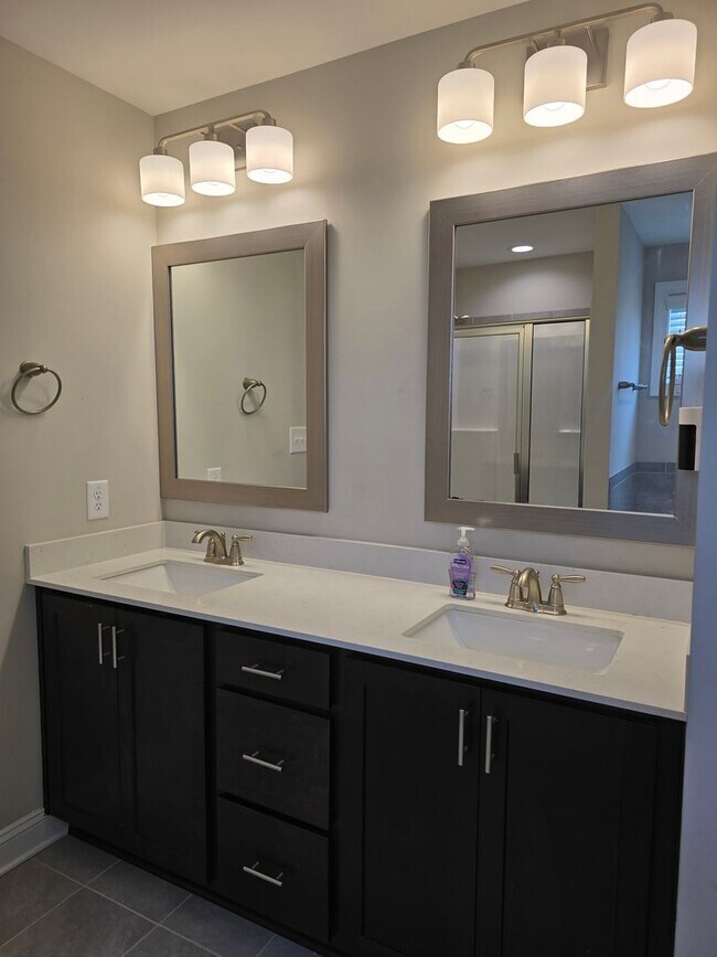 Building Photo - 1404 Friar Rock Cir