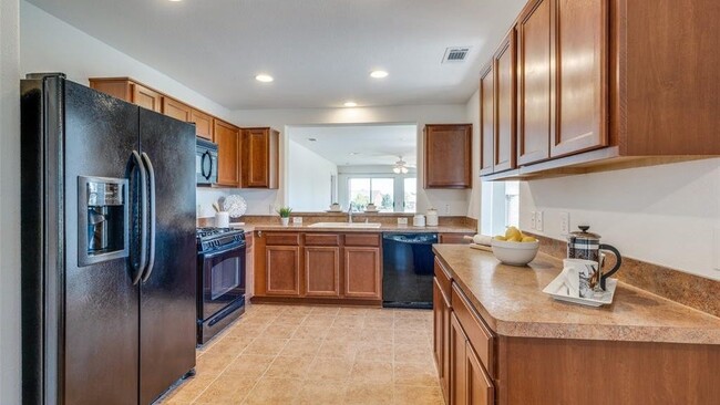 Building Photo - 7414 Birmingham Forest Dr