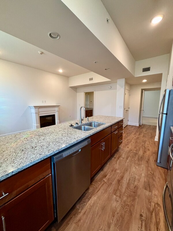 Building Photo - 591 Terrace Park