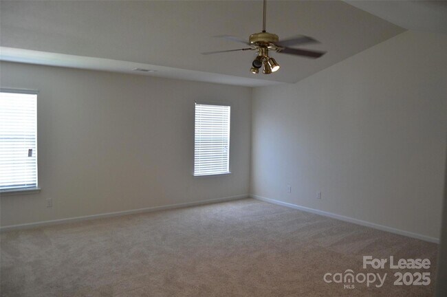 Building Photo - 117 Quail Springs Rd