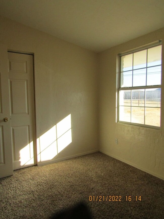 Building Photo - Very nice home located in the Gooch Area! New Flooring ( LVP) /Freshly Painted/No Pets!