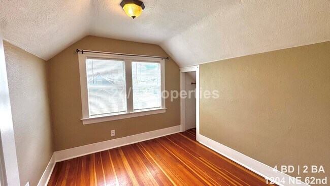 Building Photo - Charming 4 BD | 2 BA Bungalow with A/C - North Tabor