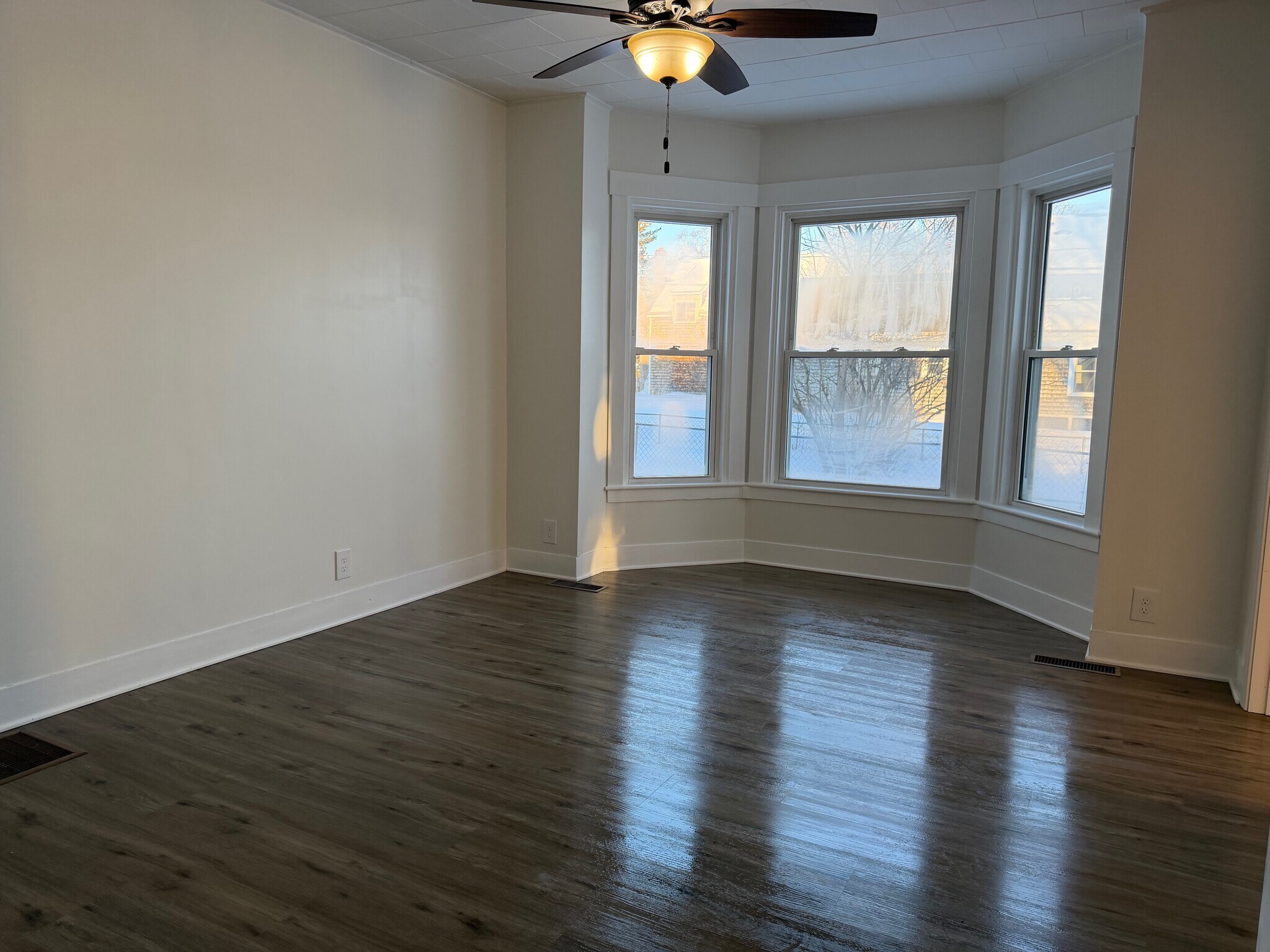 Building Photo - 131 George St