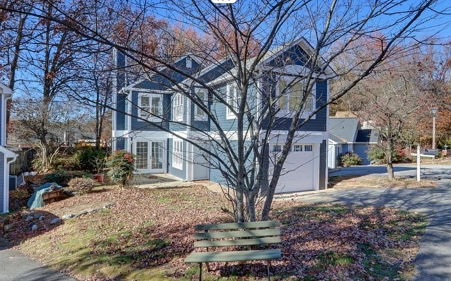 Building Photo - Cute 2-story home 2 bedroom 2 1/2 bath with a 1 car garage off Pisgah Church road NW Greensboro