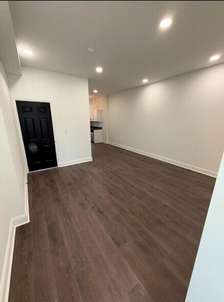 Building Photo - 2028 Druid Hill Ave