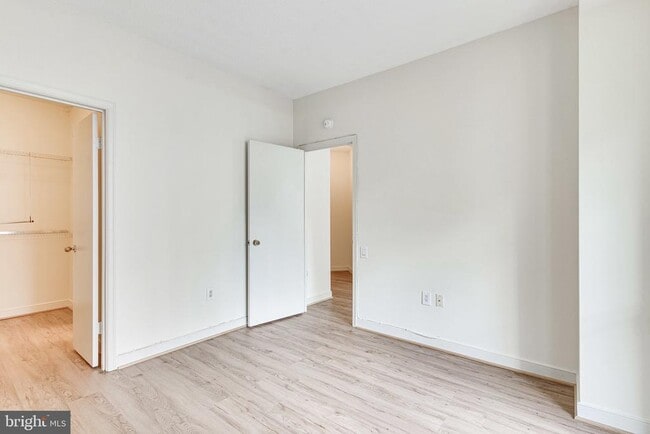 Building Photo - 955 26th St NW