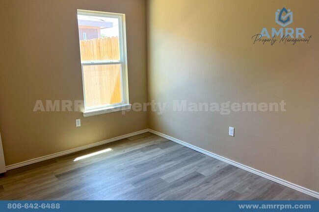 Building Photo - 321 N Avenue Q