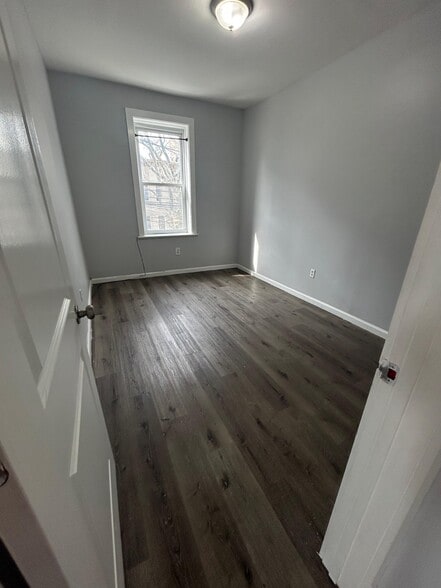 122 Wade Ave 5 - 126 Wade St