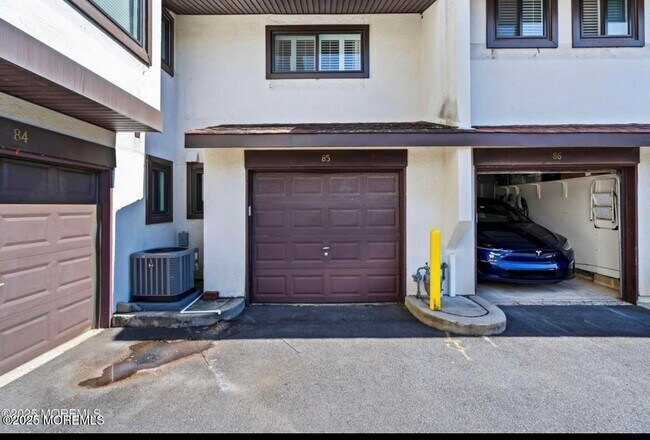 Building Photo - 85 Tower Hill Dr