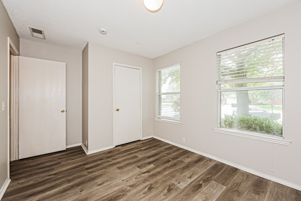 Building Photo - 322 Oakhurst Dr